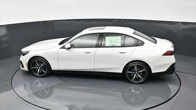 2026 BMW 5 Series 530i