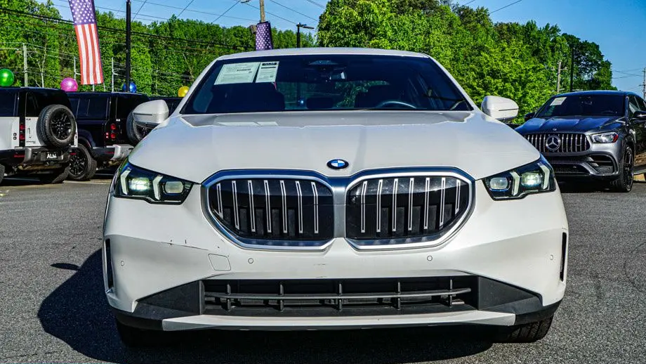 2025 BMW 5 Series 530i