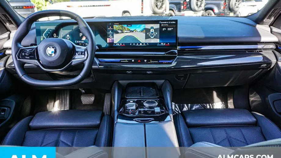 2025 BMW 5 Series 530i