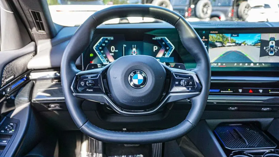 2025 BMW 5 Series 530i