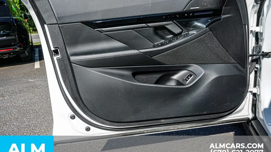 2025 BMW 5 Series 530i
