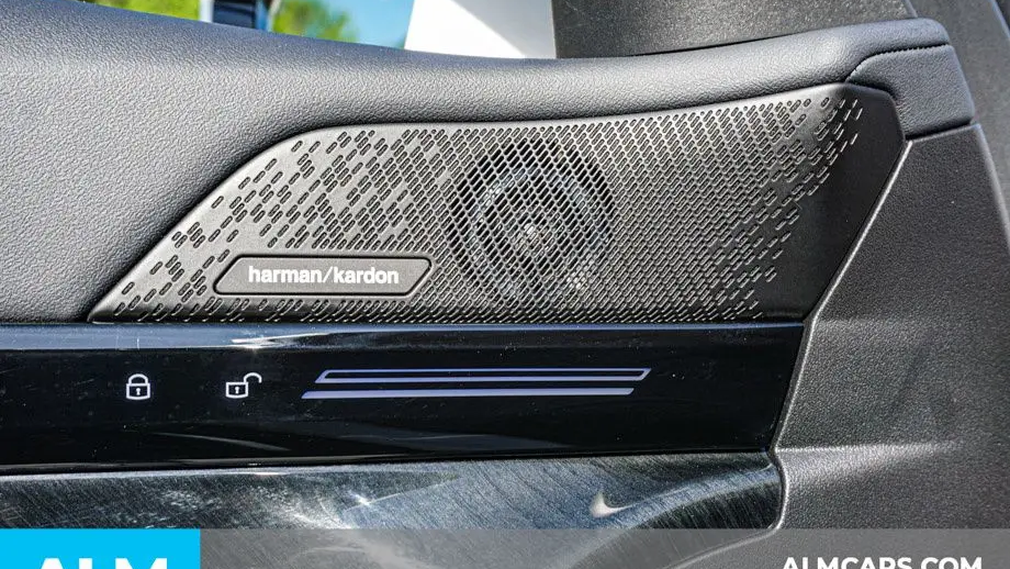 2025 BMW 5 Series 530i