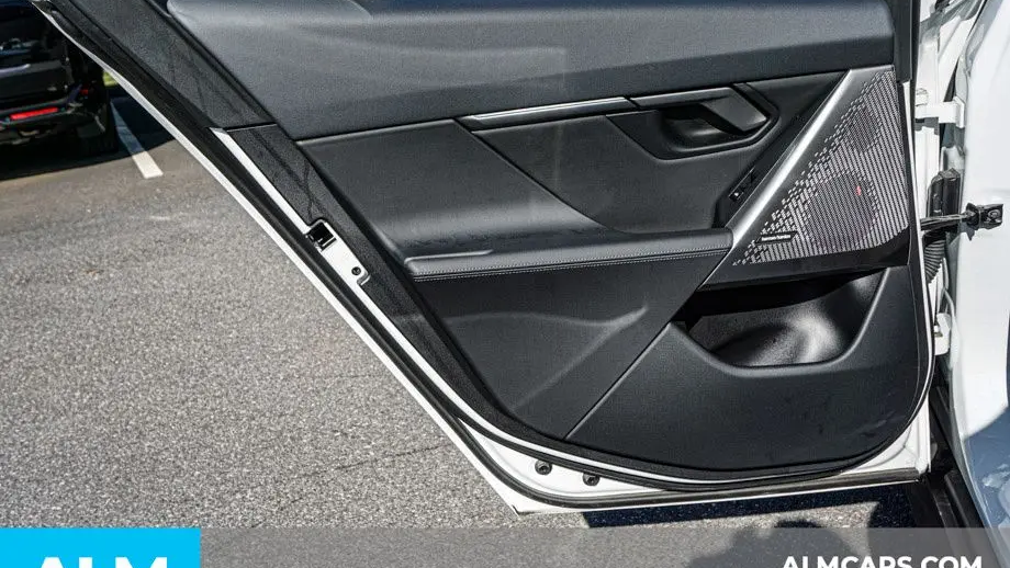 2025 BMW 5 Series 530i