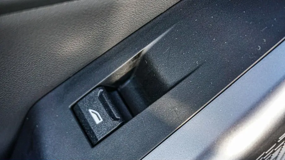 2025 BMW 5 Series 530i