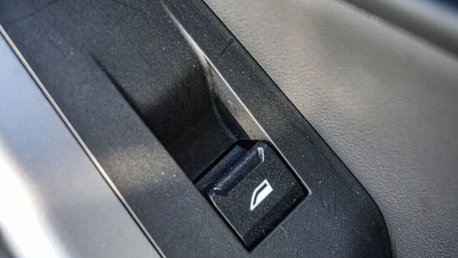 2025 BMW 5 Series 530i
