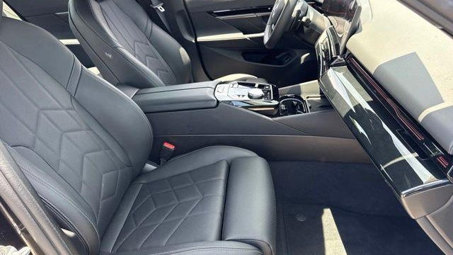 2026 BMW 5 Series 530i