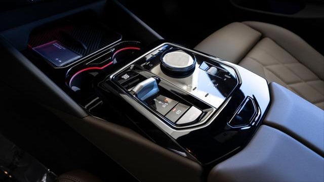 2026 BMW 5 Series 530i