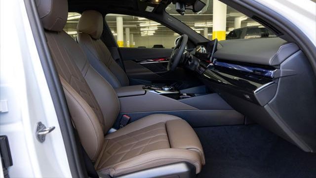 2026 BMW 5 Series 530i