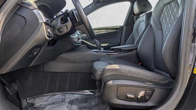2023 BMW 5 Series 530i