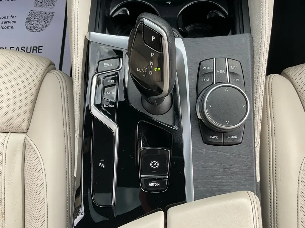 2022 BMW 530i - $24,985