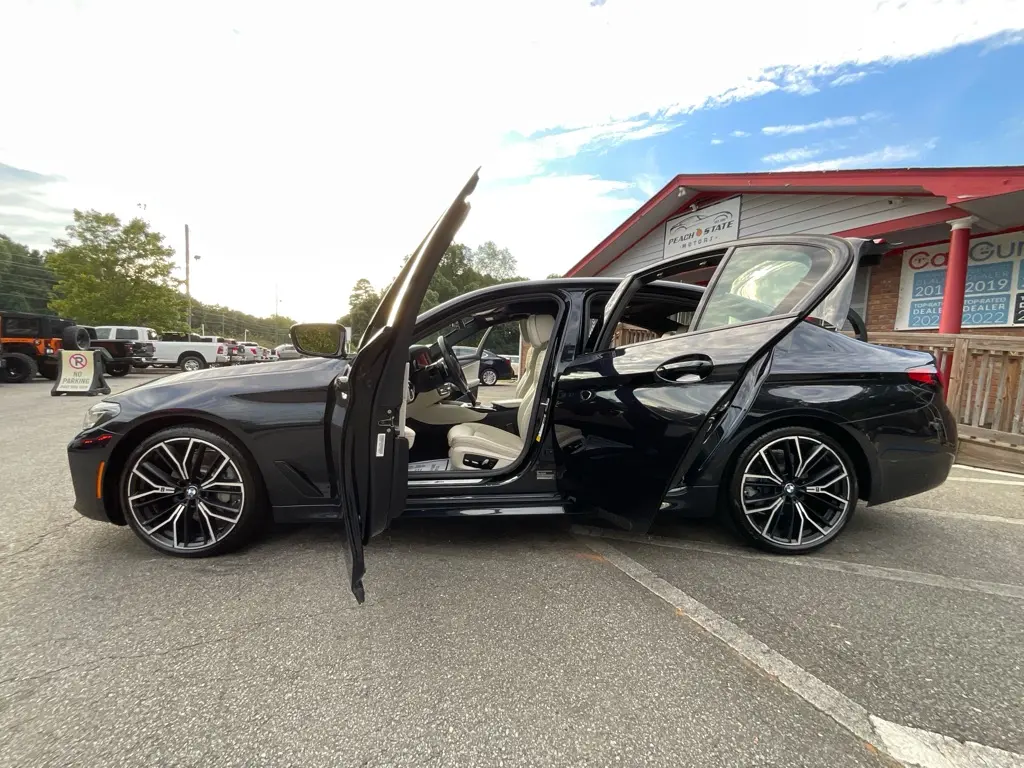 2022 BMW 530i - $24,985