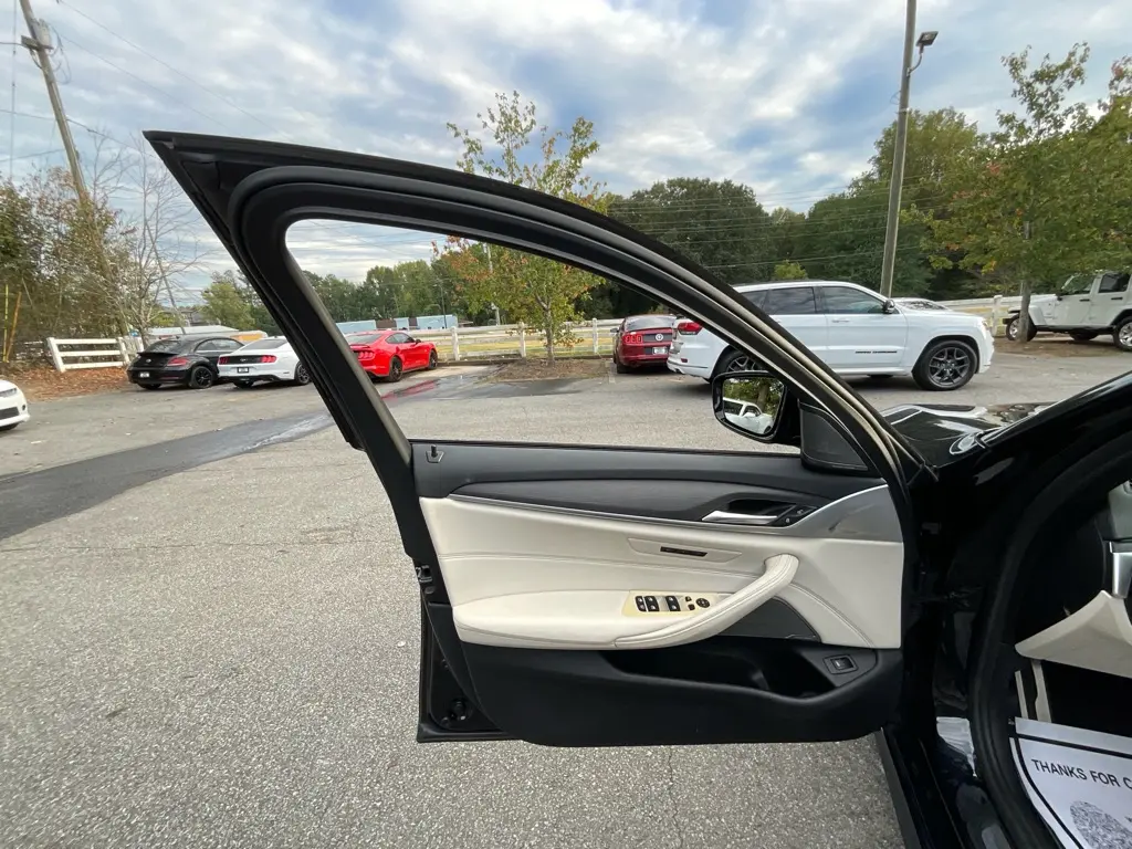 2022 BMW 530i - $24,985