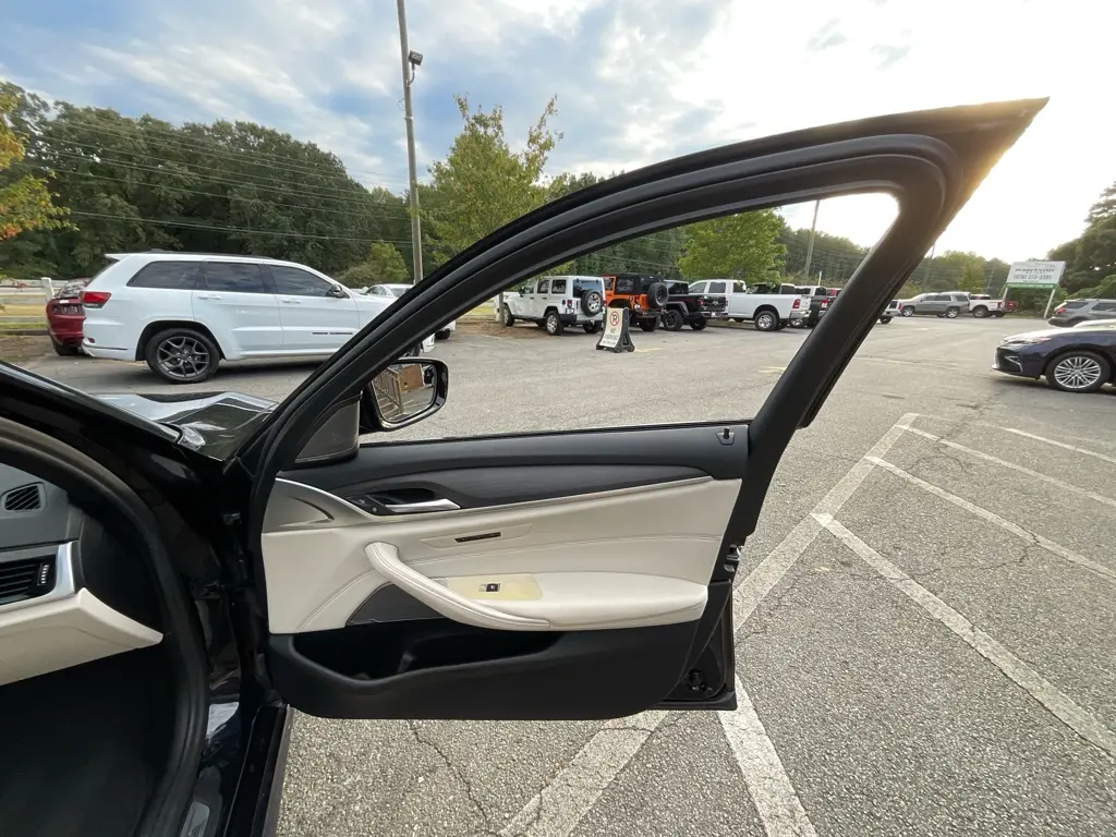 2022 BMW 530i - $24,985