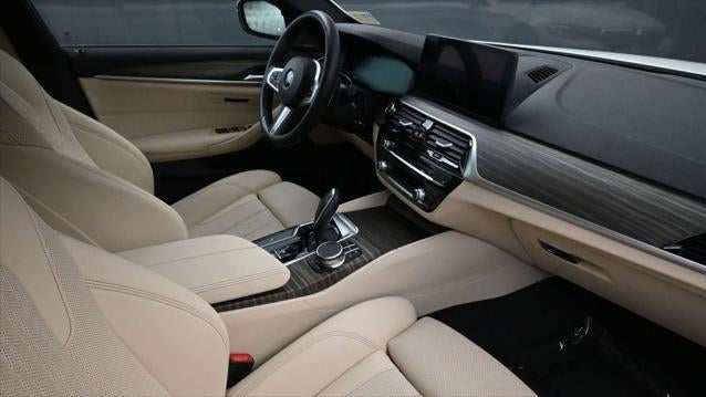 2023 BMW 5 Series 530i