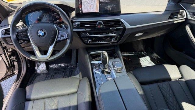 2023 BMW 5 Series 530i