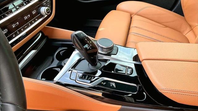 2021 BMW 5 Series 530i
