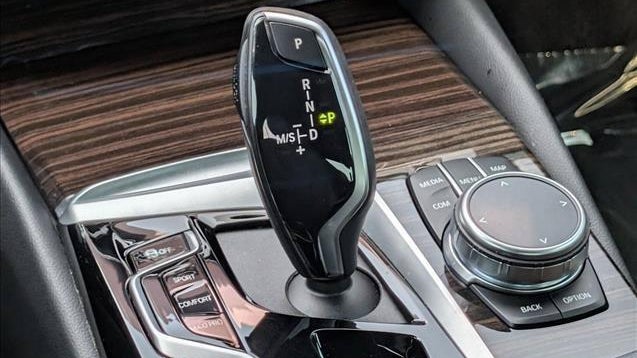 2023 BMW 5 Series 530i