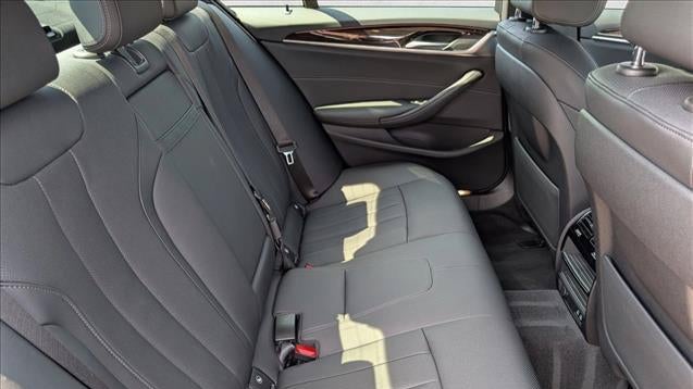 2023 BMW 5 Series 530i