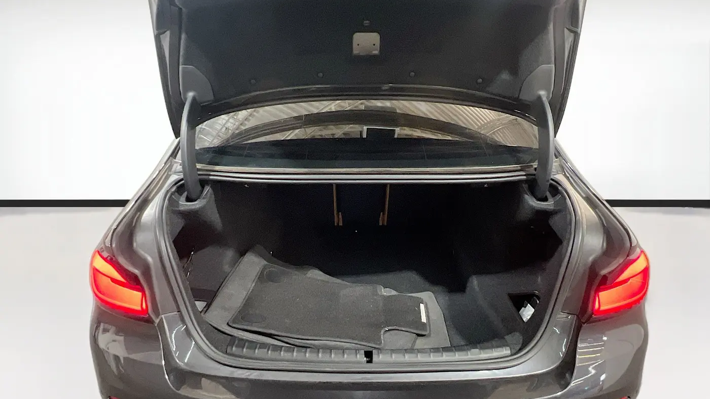 2022 BMW 5 Series 530i