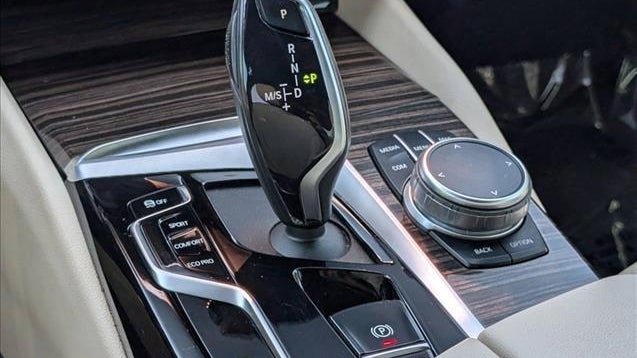 2023 BMW 5 Series 530i