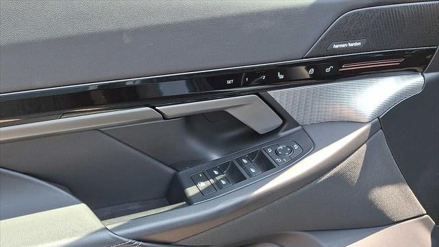 2025 BMW 5 Series 530i xDrive