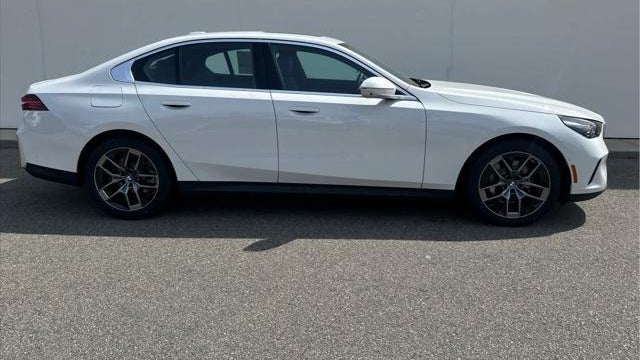 2026 BMW 5 Series 530i xDrive