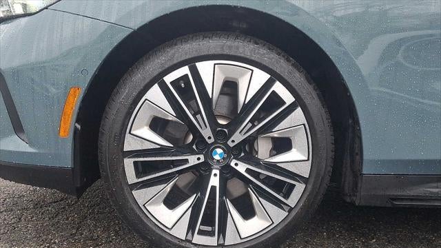 2025 BMW 5 Series 530i xDrive