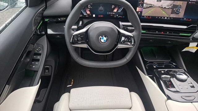 2025 BMW 5 Series 530i xDrive