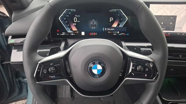2025 BMW 5 Series 530i xDrive