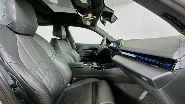 2025 BMW 5 Series 530i xDrive