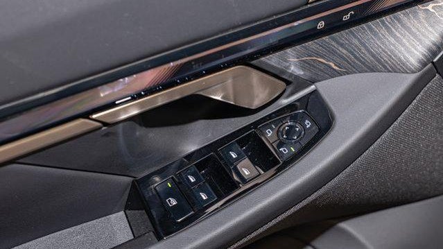 2027 BMW 5 Series 530i xDrive