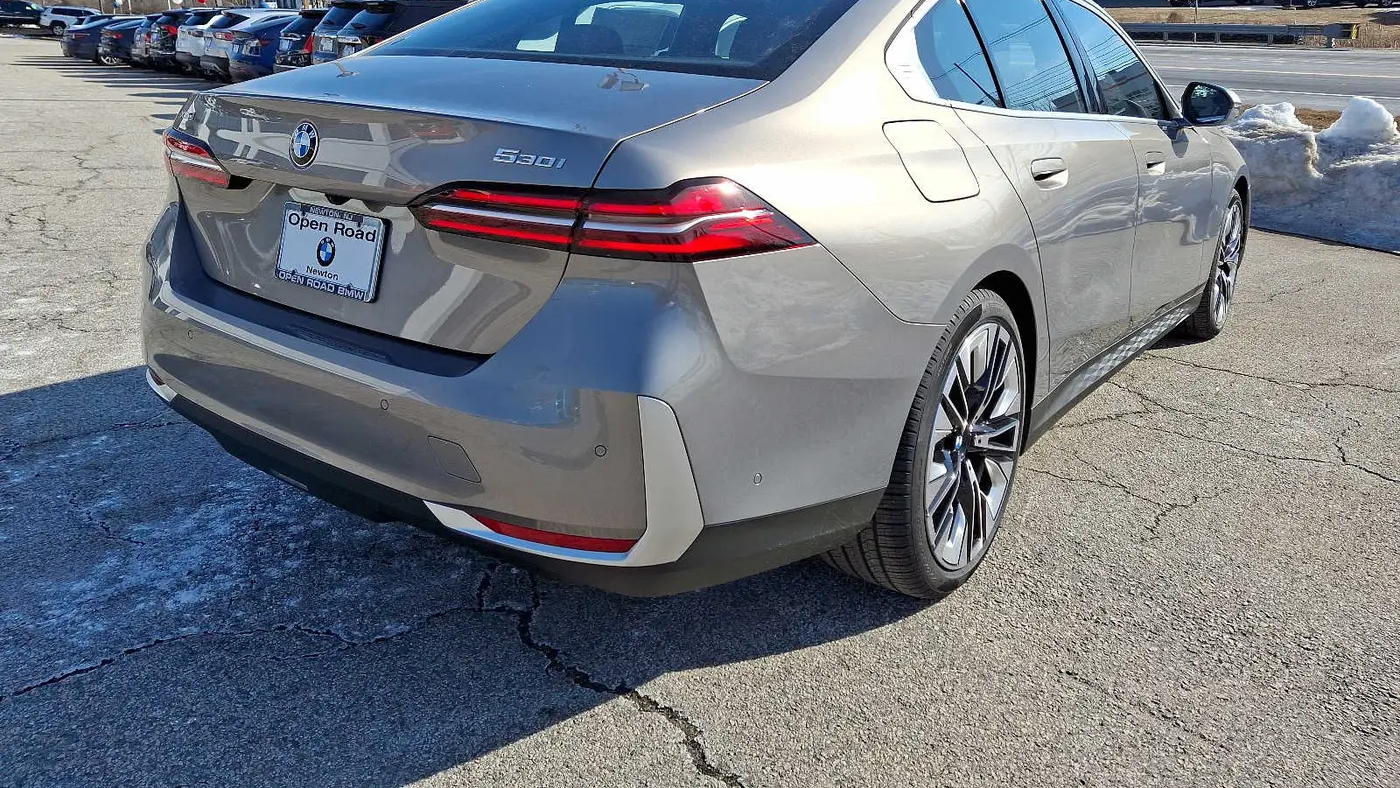 2025 BMW 5 Series 530i xDrive