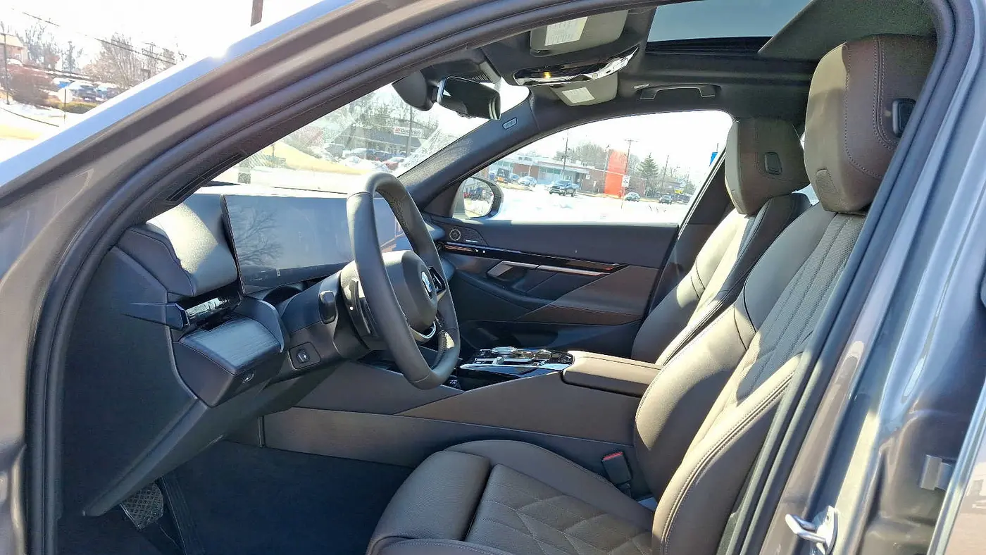 2025 BMW 5 Series 530i xDrive