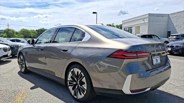 2025 BMW 5 Series 530i xDrive