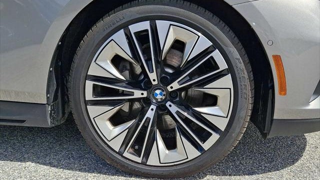 2025 BMW 5 Series 530i xDrive