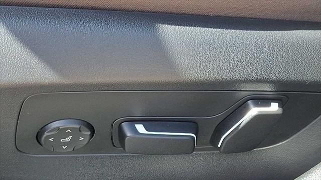 2025 BMW 5 Series 530i xDrive