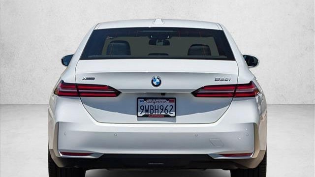 2025 BMW 5 Series 530i xDrive