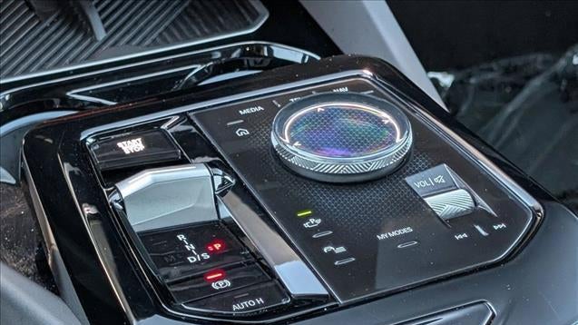 2025 BMW 5 Series 530i xDrive