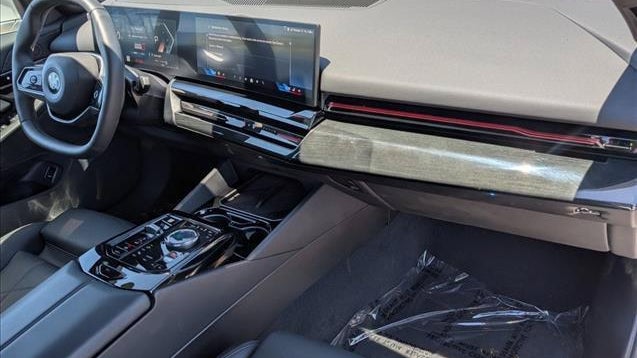 2025 BMW 5 Series 530i xDrive