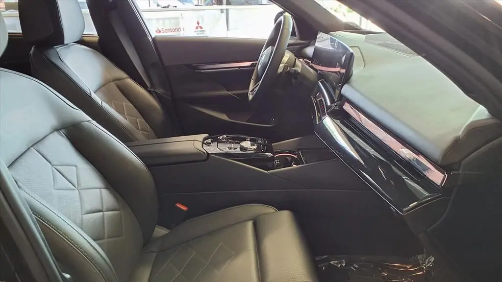 2024 BMW 5 Series 540i xDrive