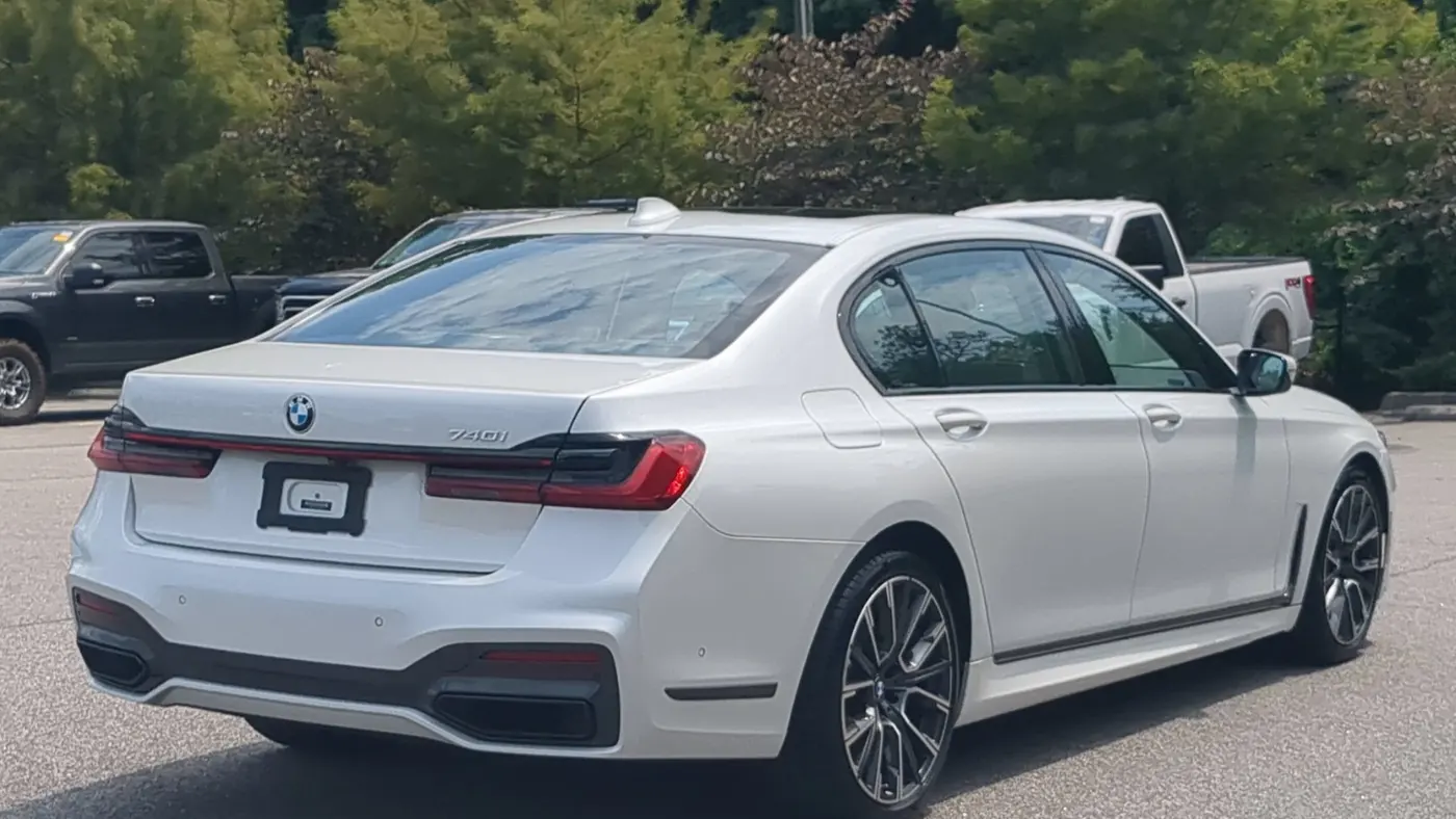 2022 BMW 7 Series 740i