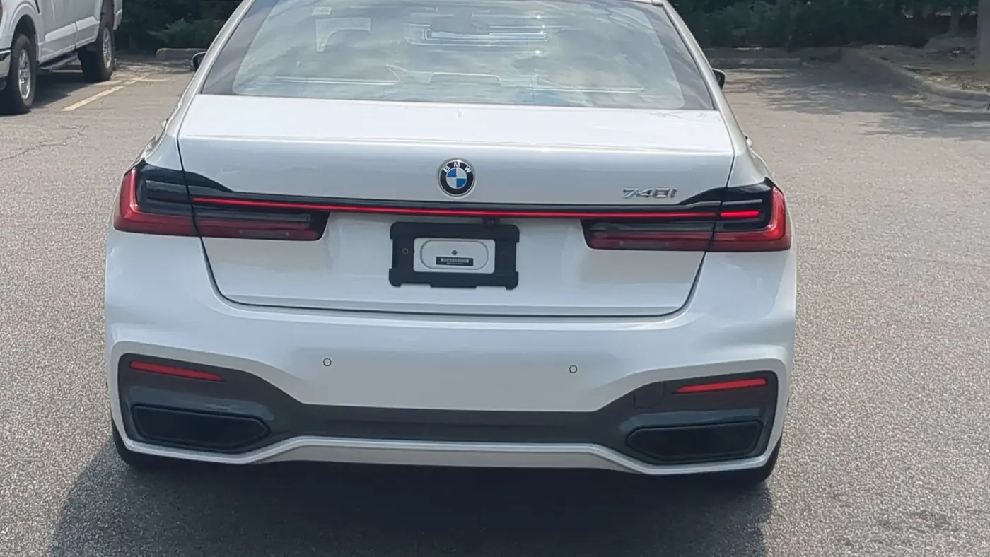 2022 BMW 7 Series 740i