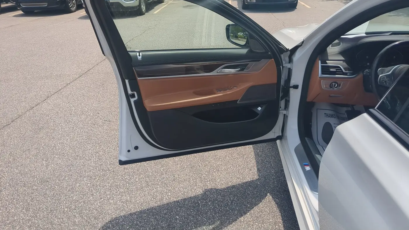 2022 BMW 7 Series 740i