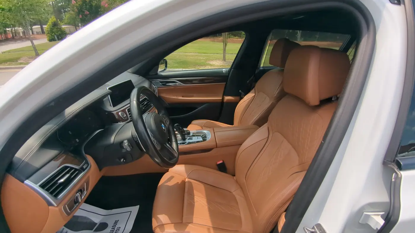 2022 BMW 7 Series 740i