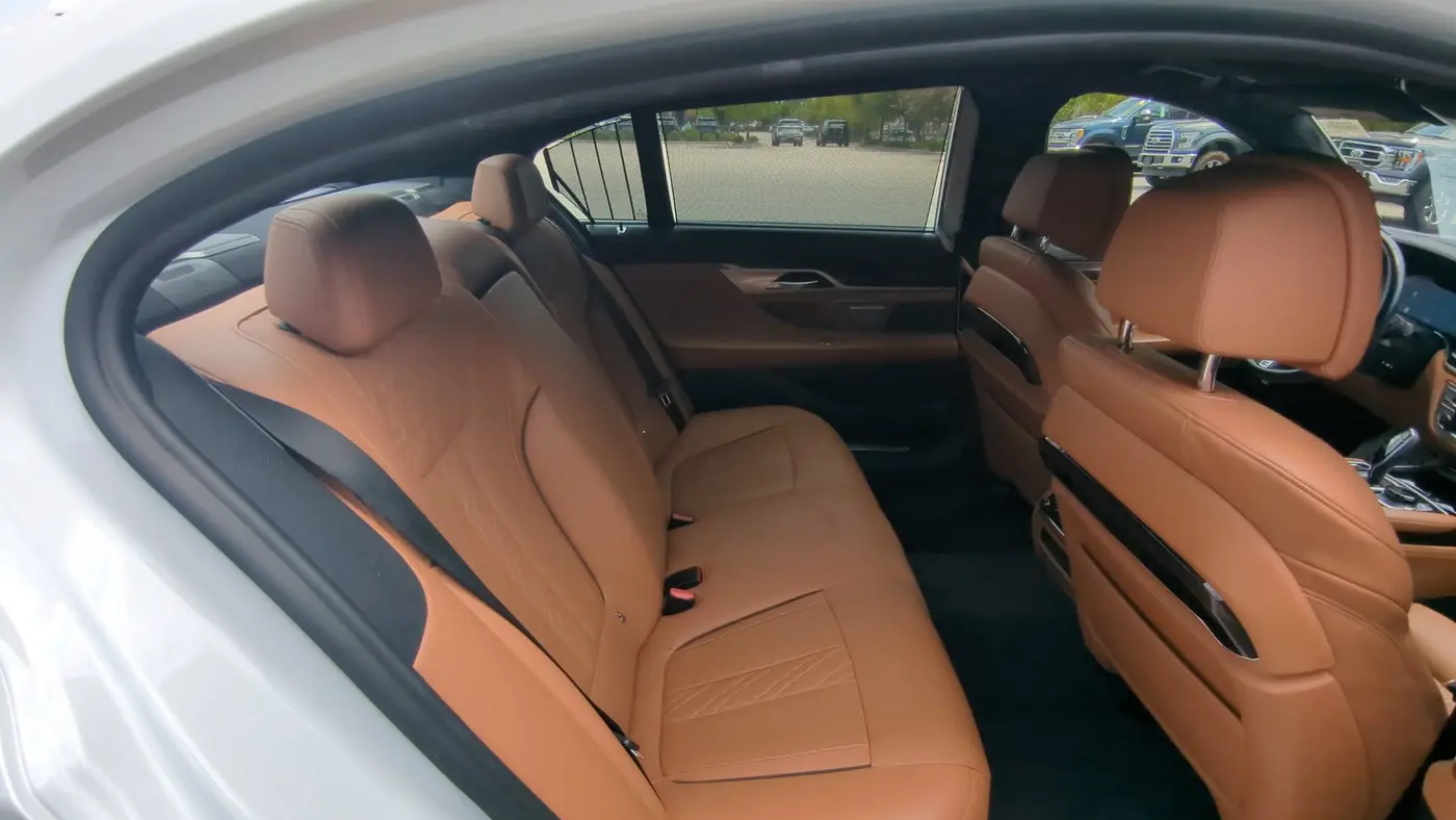 2022 BMW 7 Series 740i