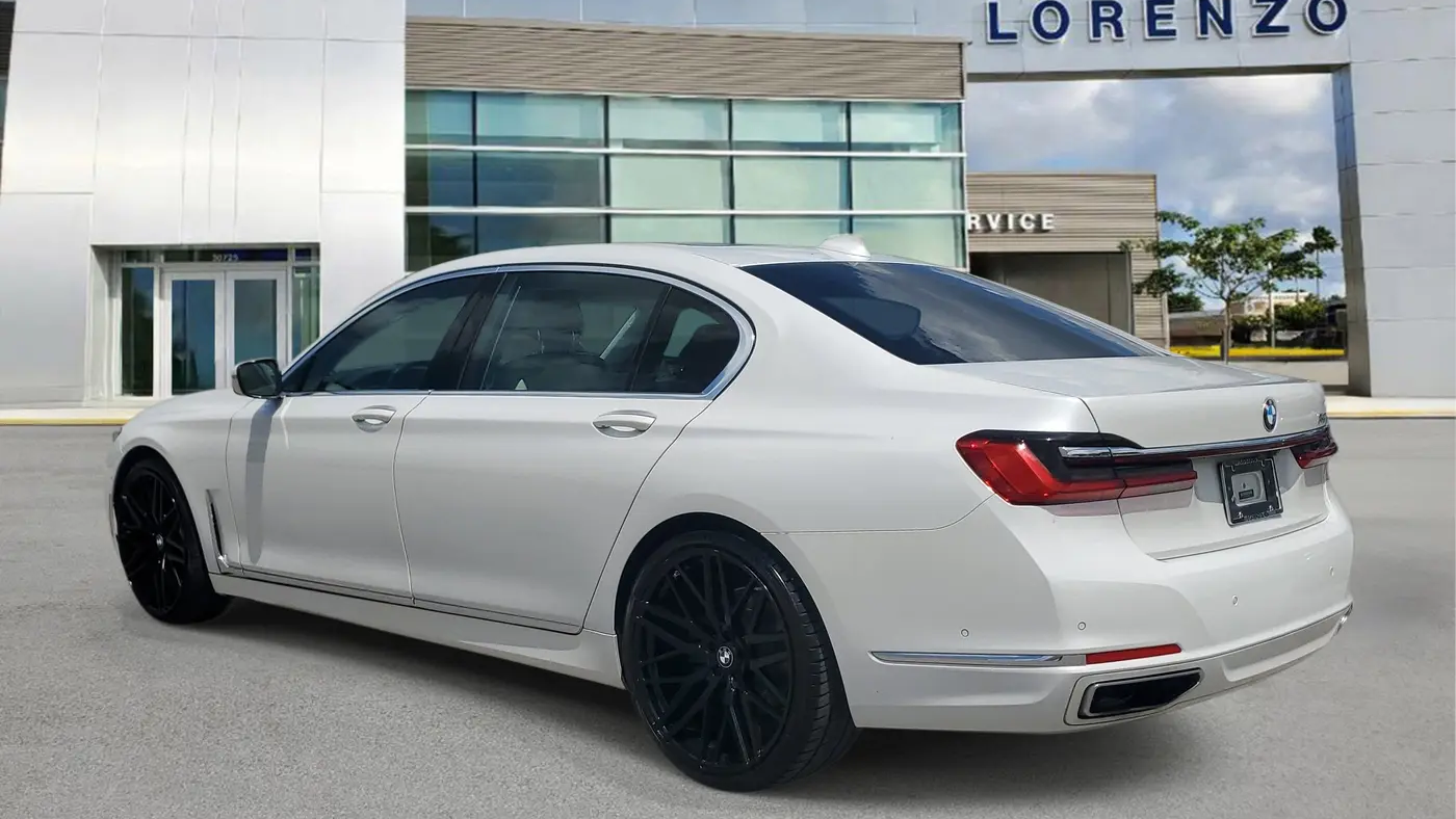 2022 BMW 7 Series 740i