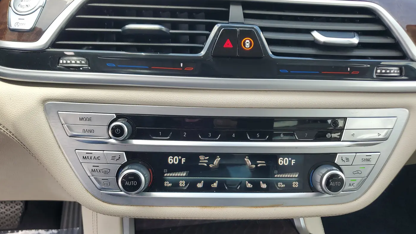 2022 BMW 7 Series 740i