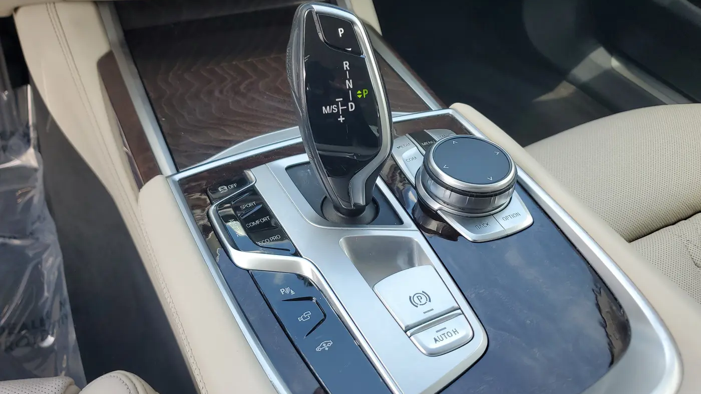 2022 BMW 7 Series 740i
