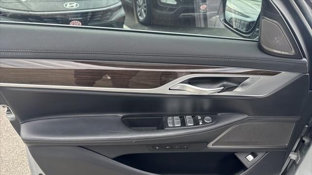 2020 BMW 7 Series 740i