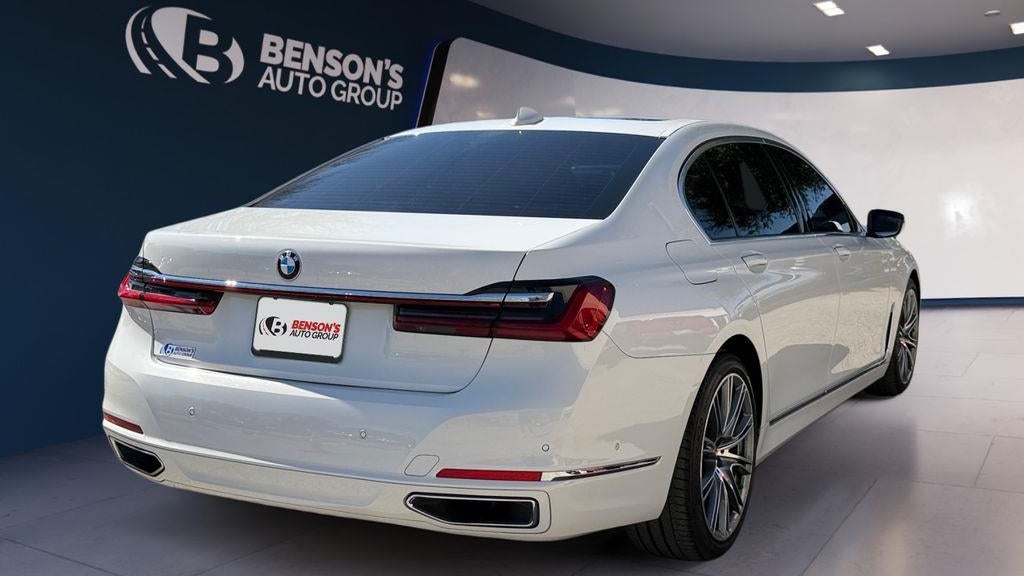 2022 BMW 7 Series 740i